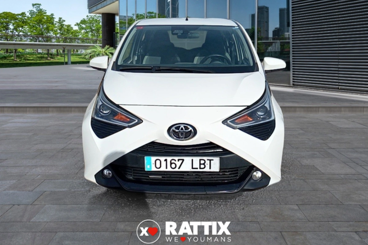 TOYOTA aygo ii 2018 5p Aygo 1.0 x-play 72cv